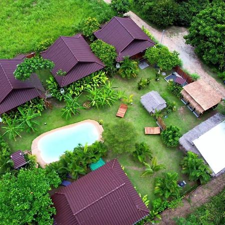 メナムビーチ Samui Blue Bird Bed & Breakfast エクステリア 写真