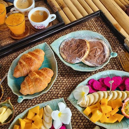 メナムビーチ Samui Blue Bird Bed & Breakfast エクステリア 写真