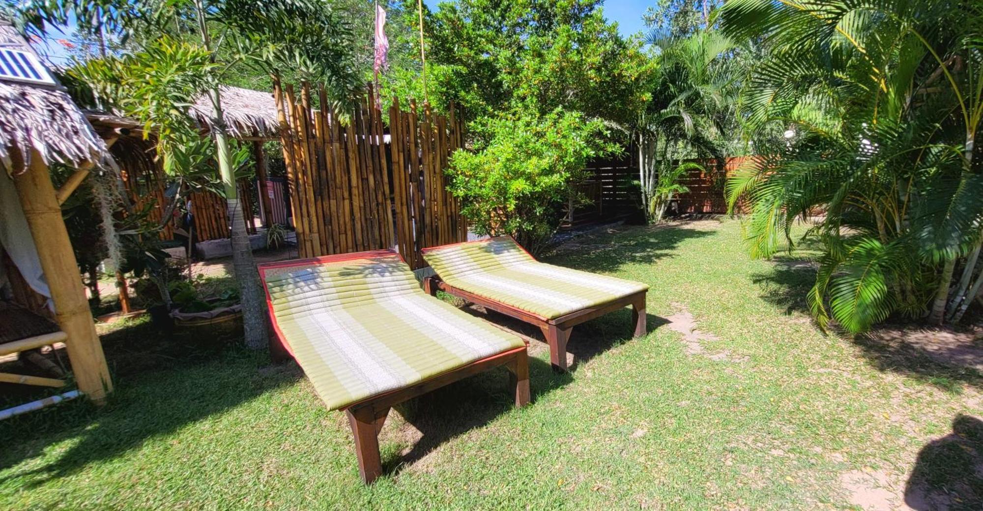 メナムビーチ Samui Blue Bird Bed & Breakfast エクステリア 写真