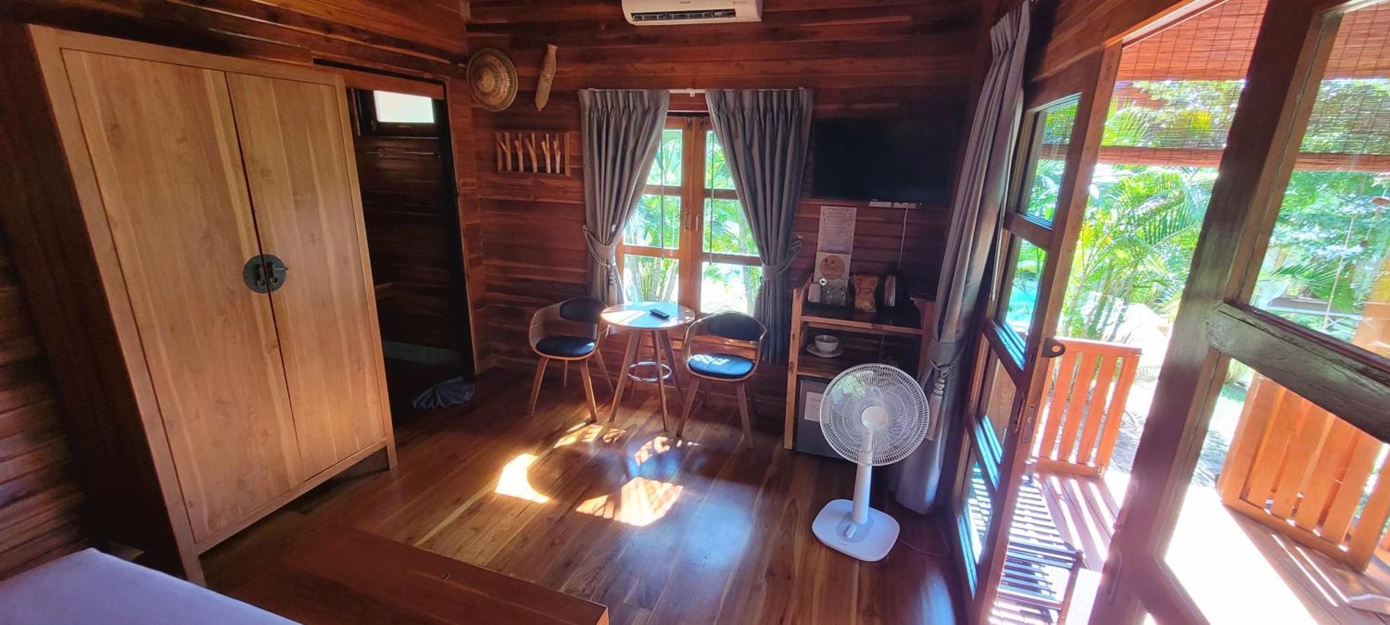 メナムビーチ Samui Blue Bird Bed & Breakfast エクステリア 写真