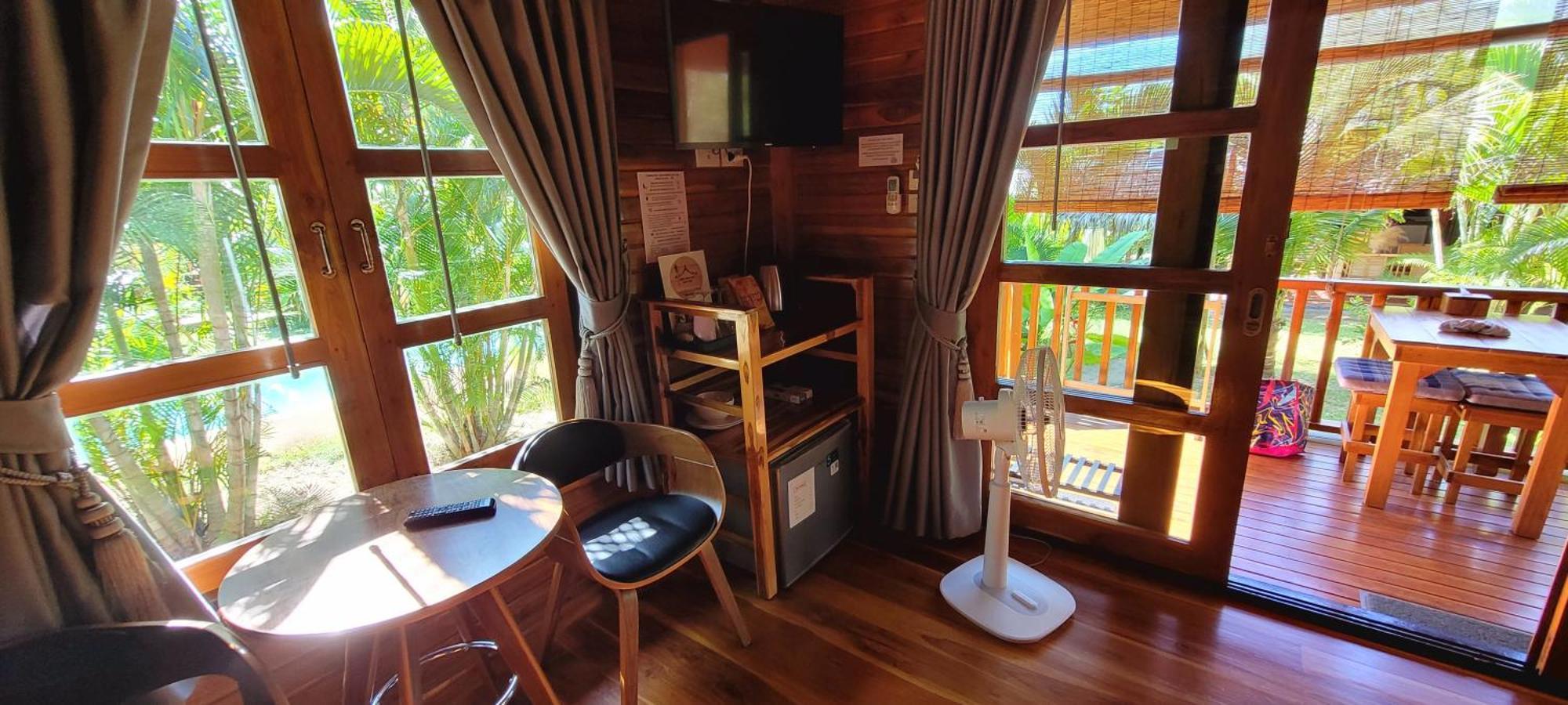 メナムビーチ Samui Blue Bird Bed & Breakfast エクステリア 写真