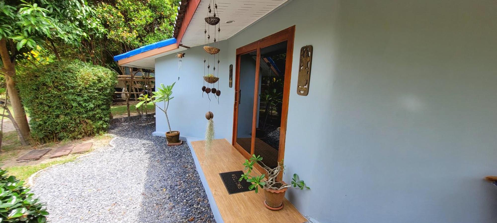 メナムビーチ Samui Blue Bird Bed & Breakfast エクステリア 写真