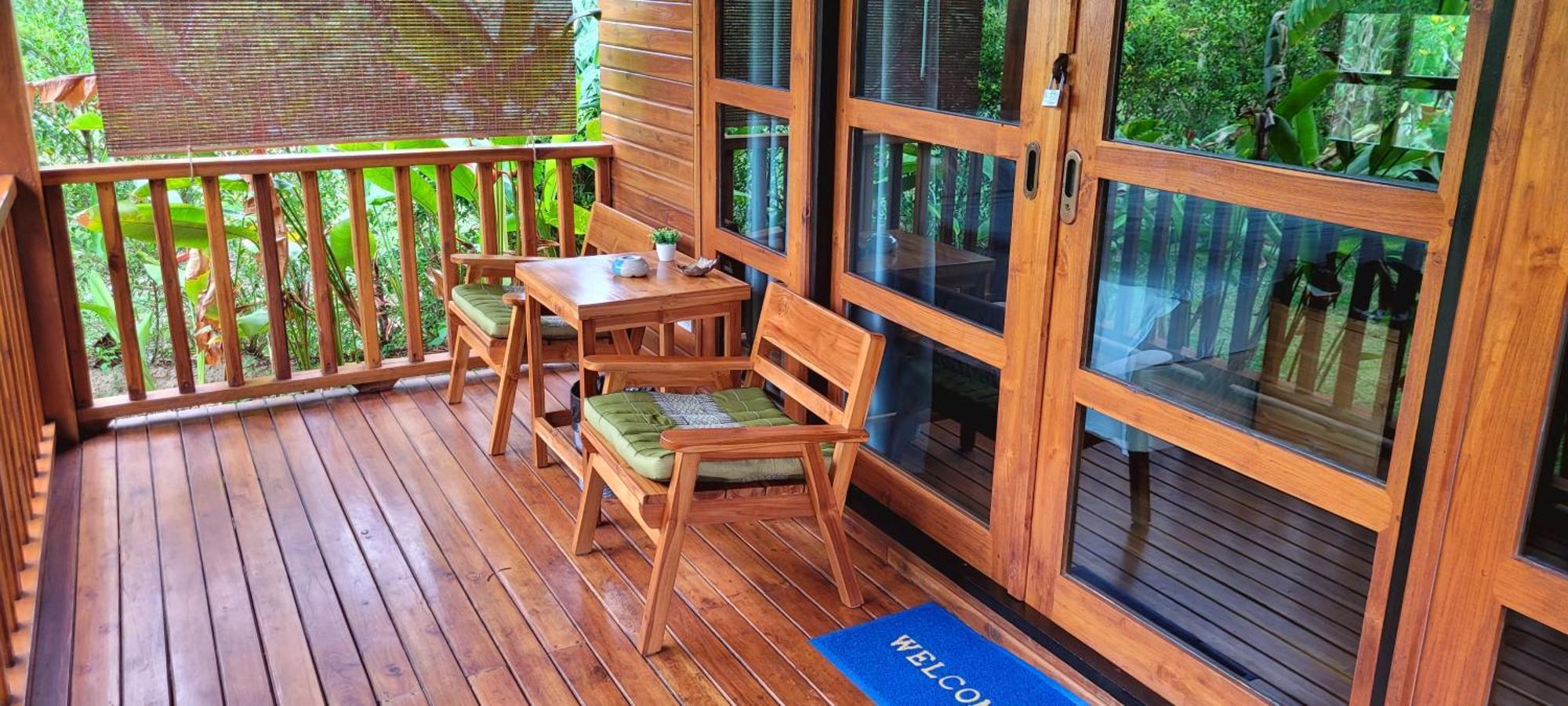 メナムビーチ Samui Blue Bird Bed & Breakfast エクステリア 写真