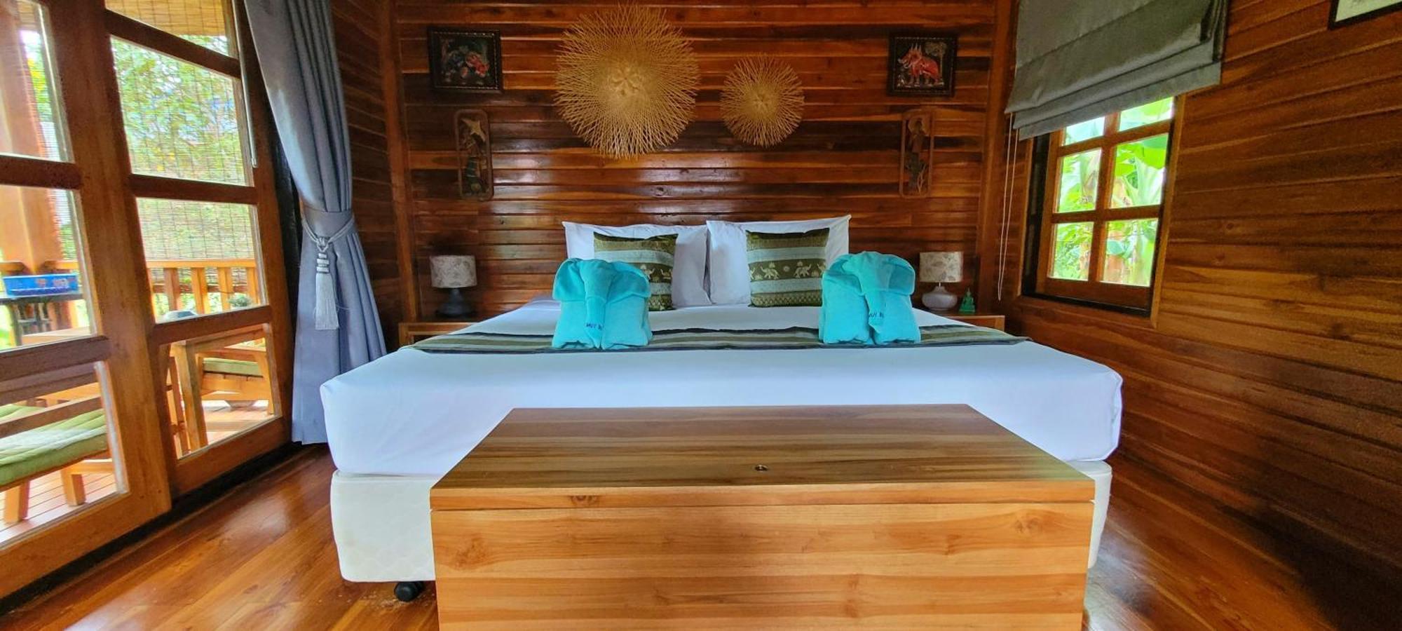 メナムビーチ Samui Blue Bird Bed & Breakfast エクステリア 写真