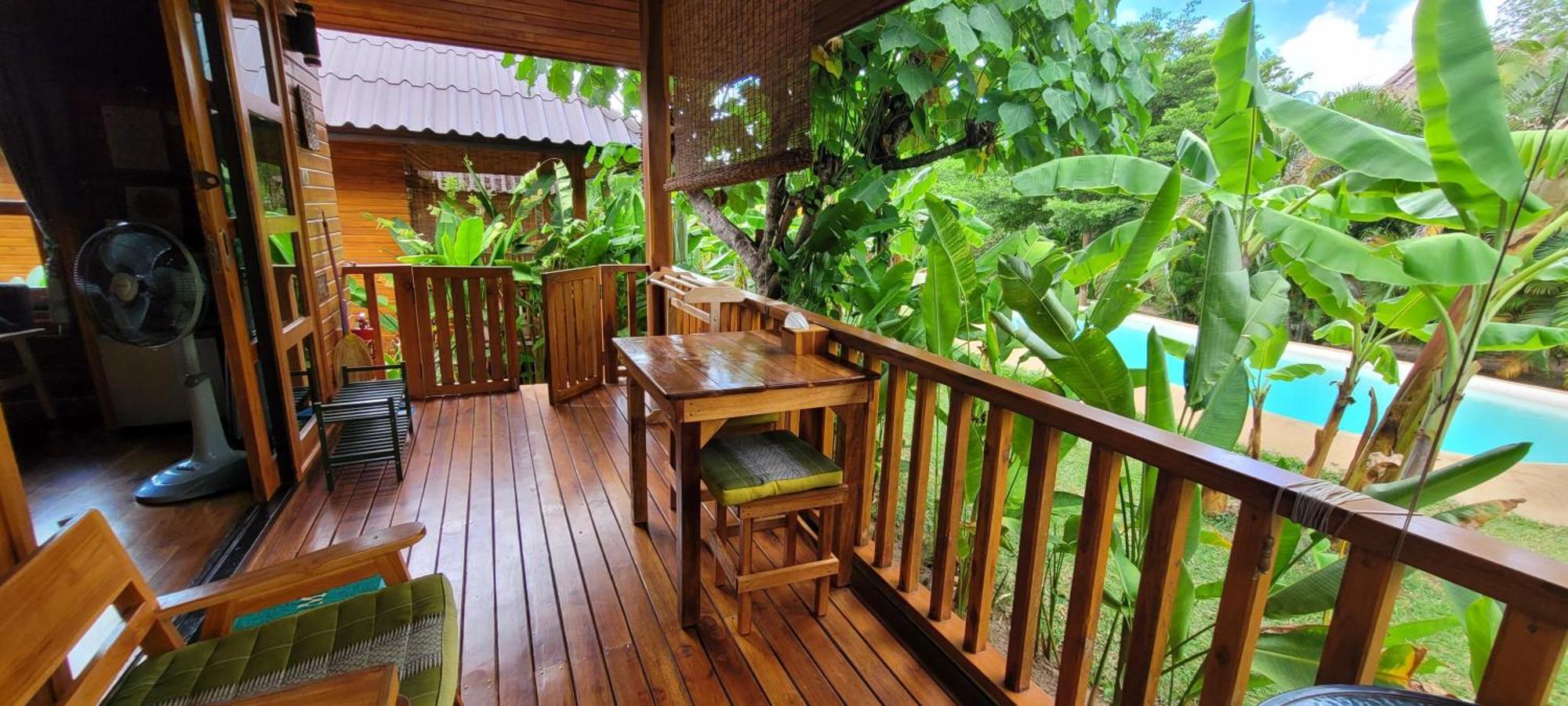 メナムビーチ Samui Blue Bird Bed & Breakfast エクステリア 写真